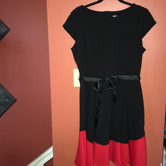 calvin klein black and red dress Calvin Klein Off Shoulder Red Black Floral Jacquard Fit & Flare Dress size 4